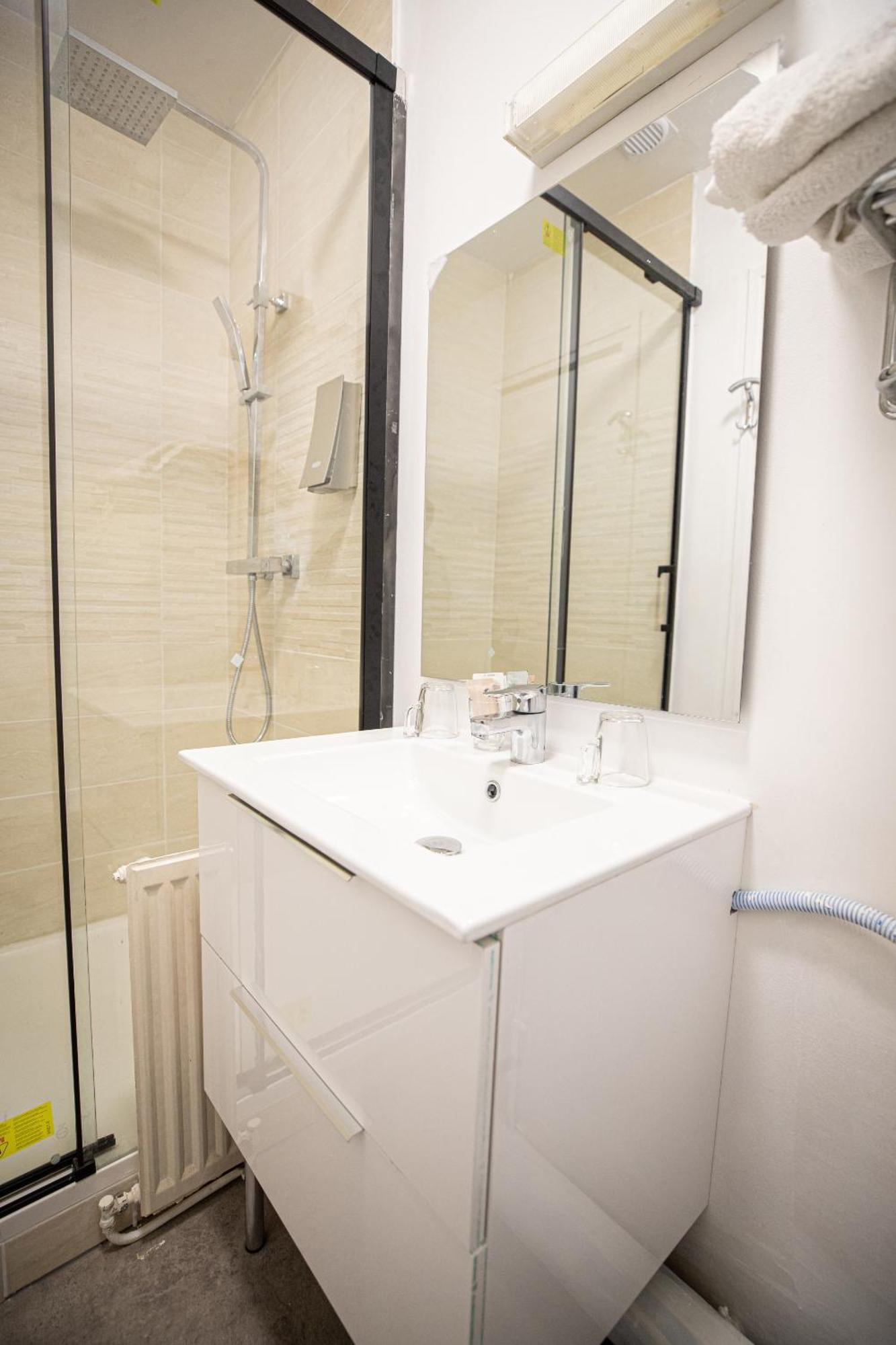 Hotel Restaurant des 4 Ecluses Gaillon Chambre photo
